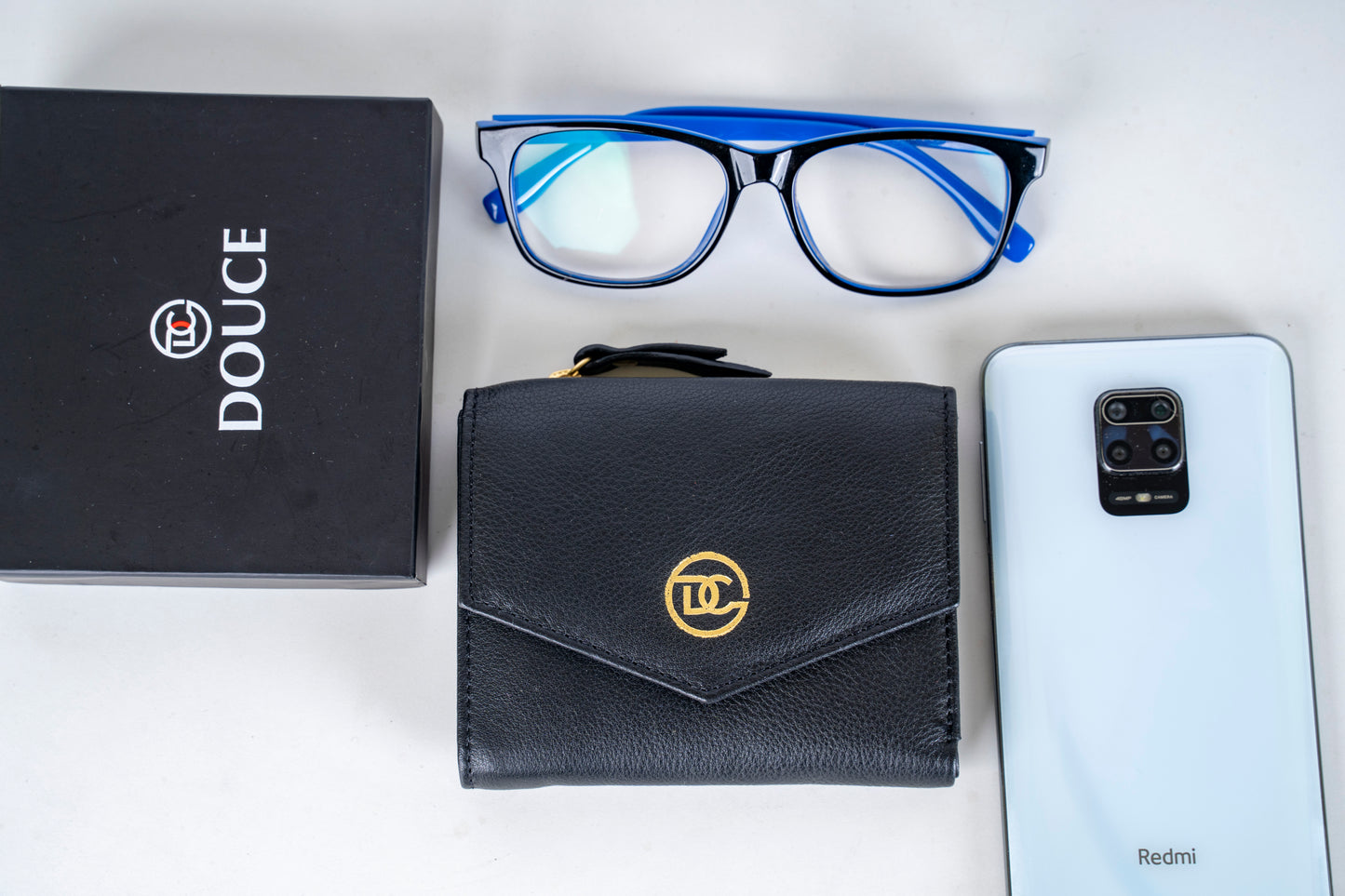 Genuine Leather Women's Wallet – Gold Hardware & Magnetic Closure